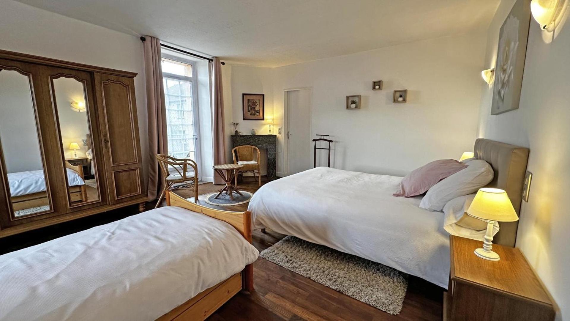 Bed and Breakfast Chez Doussaud Bessines-sur-Gartempe Exteriér fotografie